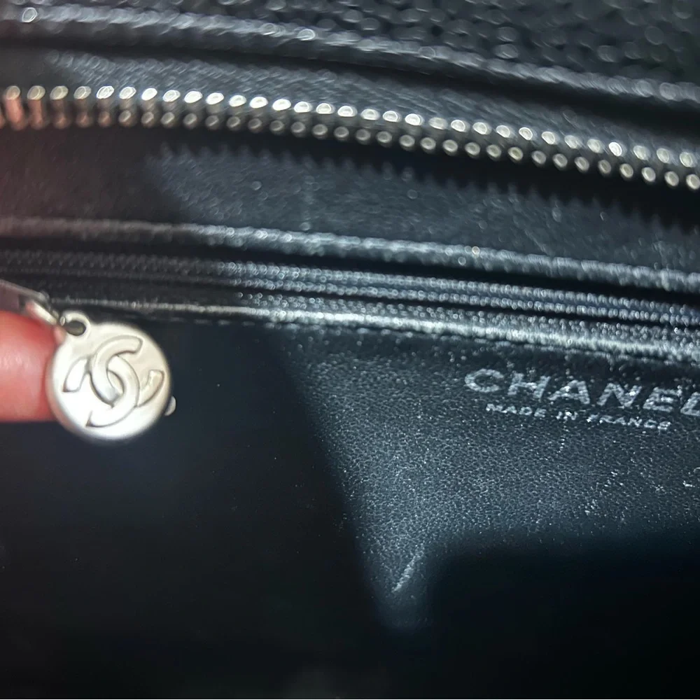 CHANEL Black Quilted CC Logo Tote - Picture 3 of 9